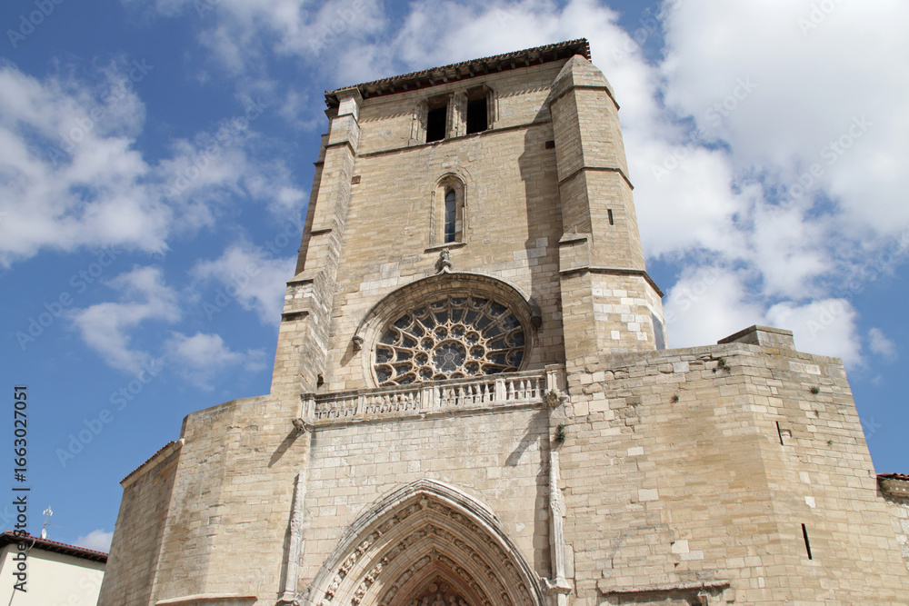 Fototapeta premium medieval church (san esteban or st stephen) in burgos in spain 