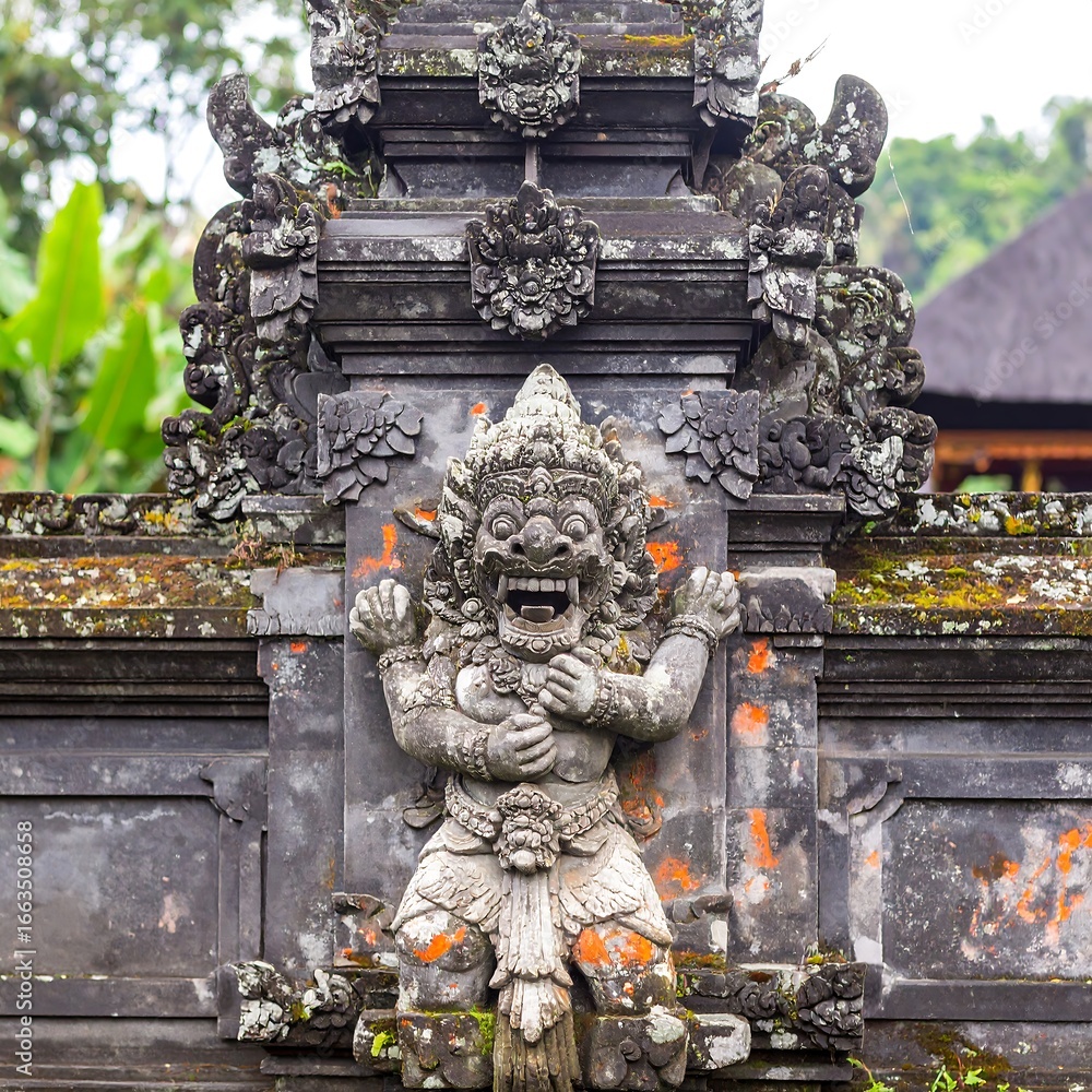 Obraz premium Balinese stone carving deity
