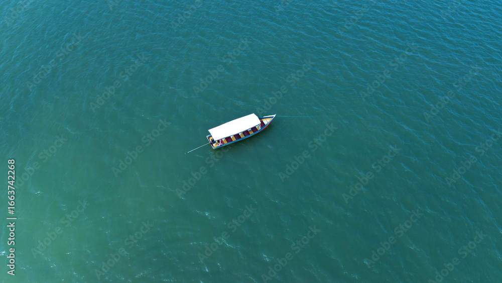 Fototapeta premium BOAT IN THE WATER