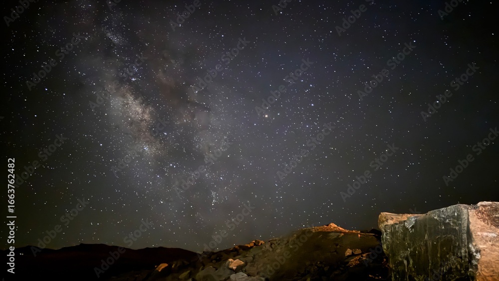 Obraz premium Stars and desert night sky