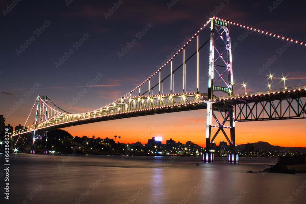 Fototapeta premium Hercílio Luz bridge at night Florianopolis