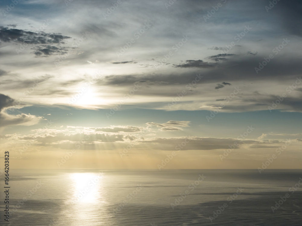 Naklejka premium Golden hour in ocean landscape