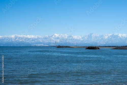 立山連峰と富山湾