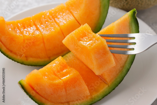 赤肉メロン 北海道富良野産　Red Melon from Furano Hokkaido