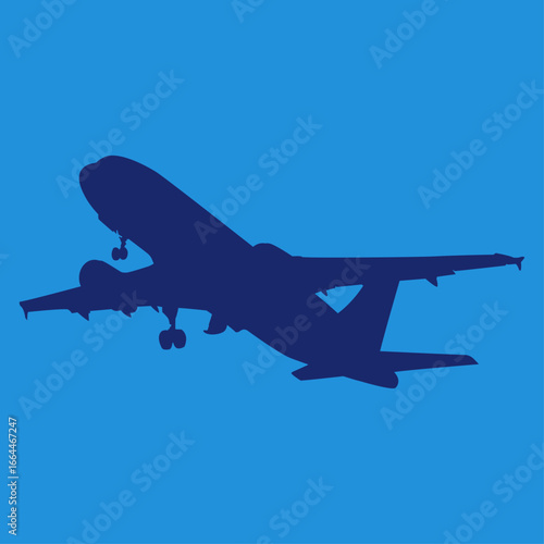 Silueta de avión despegando sobre cielo azul 