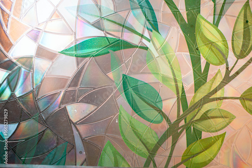 Hermoso vitral de colores estilo naturaleza