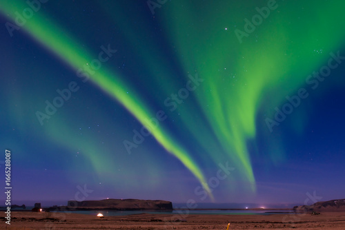 Zorza polarna nad Dyrnholaey 2025