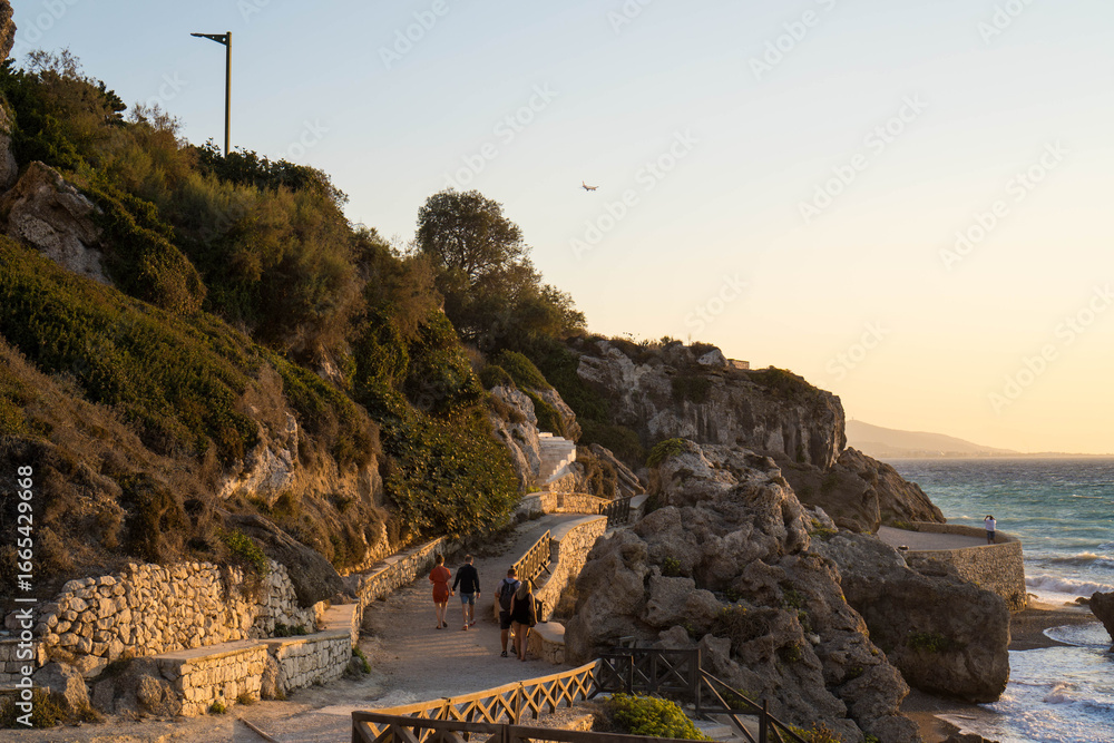 Fototapeta premium sunset trail by the sea
