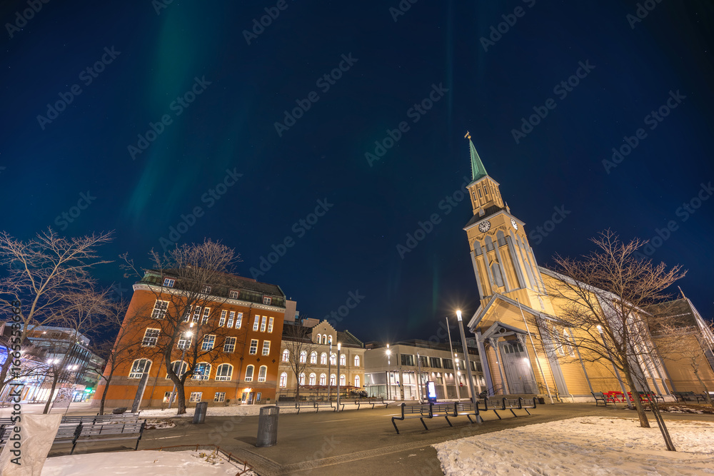 Obraz premium Tromso Norway, aurora borealis northern lights at Tromso Cathedral