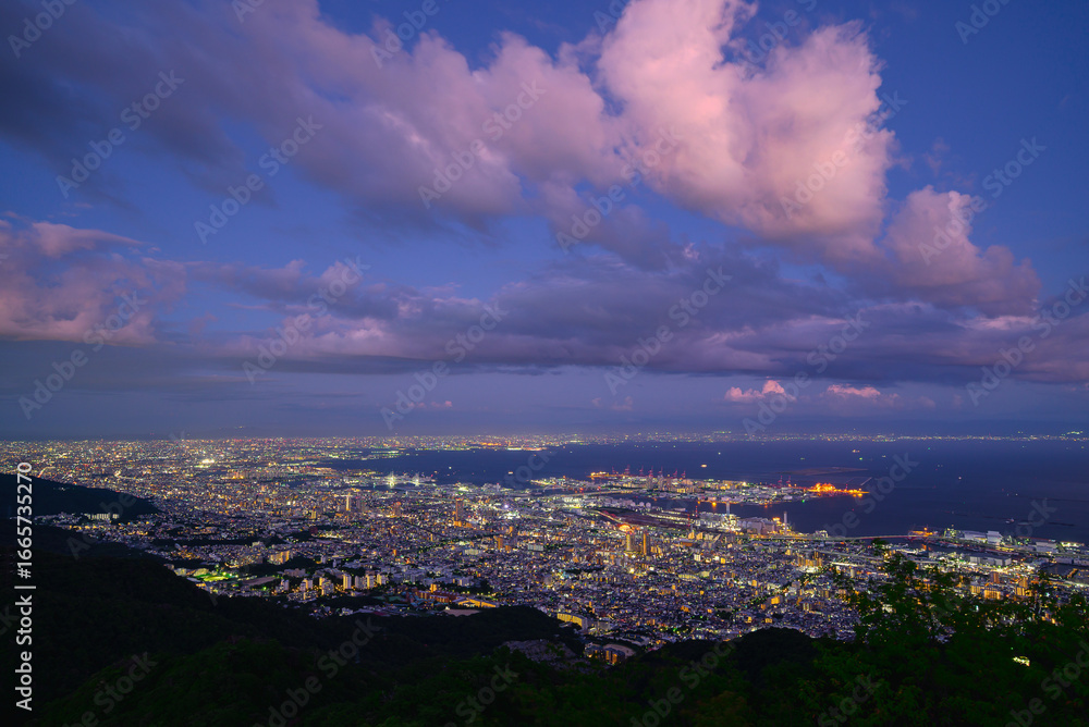 Fototapeta premium 摩耶山掬星台から見るブルーアワーの夜景 広角