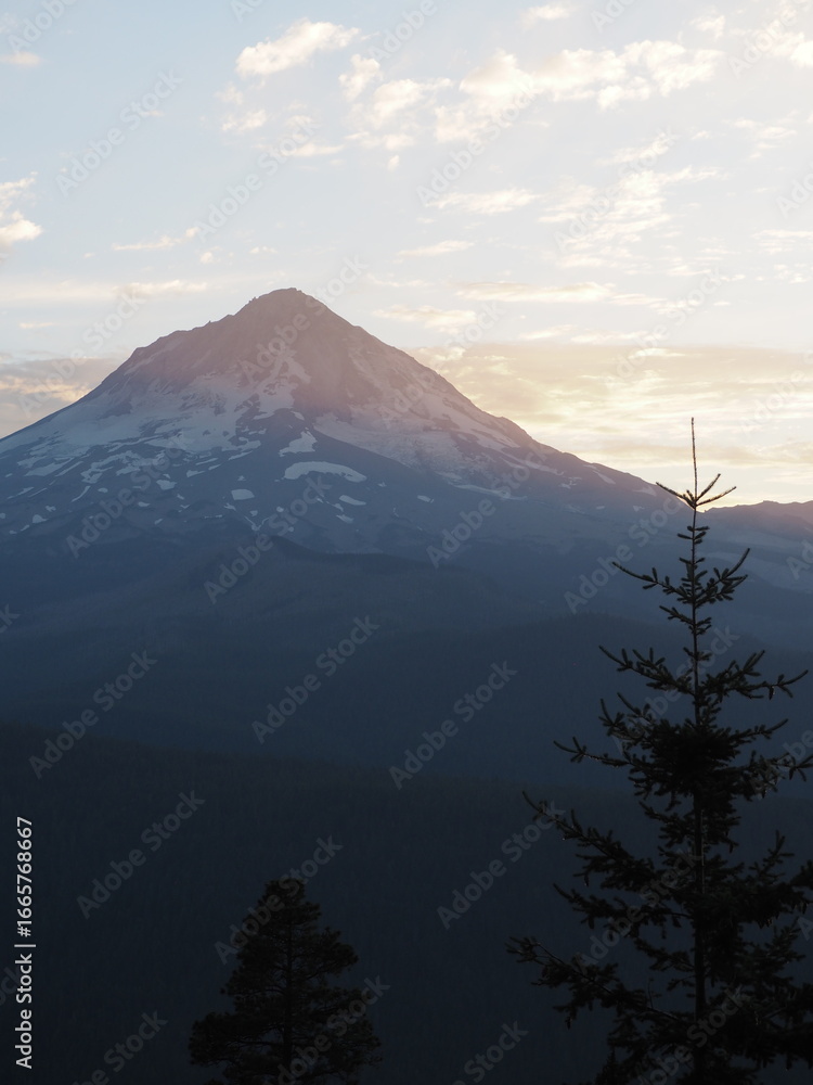 Fototapeta premium Mt. Hood at Sunset