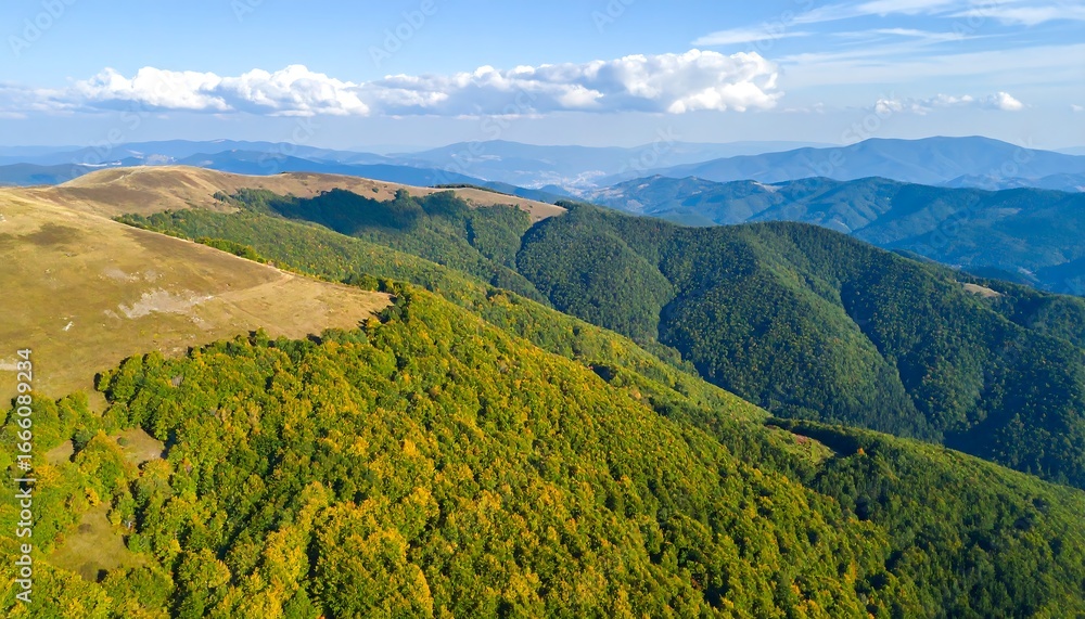 Obraz premium Mountain range aerial view