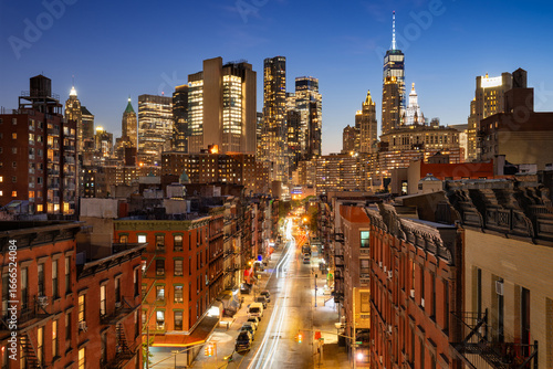 Canvas Print Evening cityscape of Chinatown and Lower Manhattan in New York City
