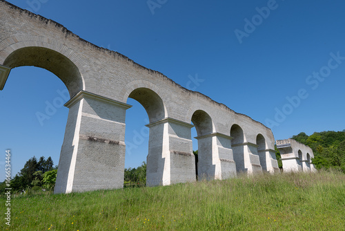 Monument romain en France (arches)