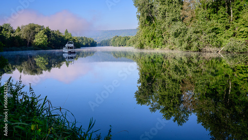 Reflets sur la Moselle (France).