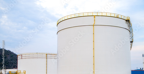Bild auf Leinwand Crude Oil Industry, White Storage Fuel Gas Container Tanks in Petroleum Refinery