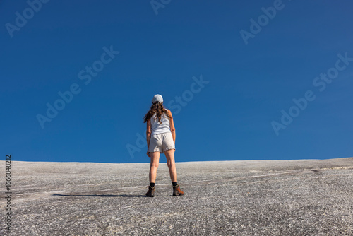Granitplatte Verdensvaet bei Narvik in Nordland, Norwegen