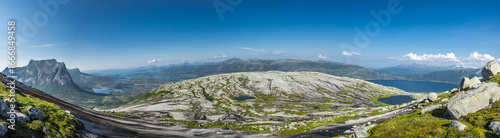 Granitplatte Verdensvaet bei Narvik in Nordland, Norwegen
