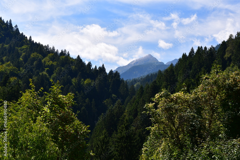 Fototapeta premium Schöne Landschaft bei Völlan in Südtirol 