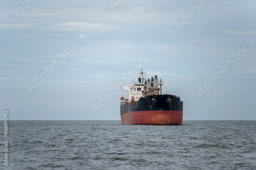 The bulk ship on spot-check