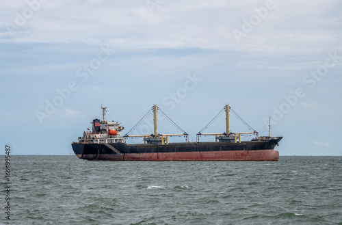 The bulk ship on spot-check