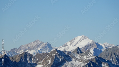 links die Daberspitze 3402m und rechts die Rötspitze 3494m