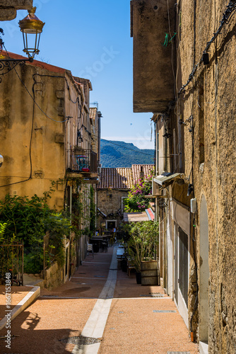 Dans les rues de Porto-Vecchio en Corse du Sud en France