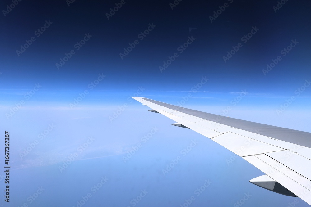 Obraz premium 高い高度を飛行する飛行機の景色