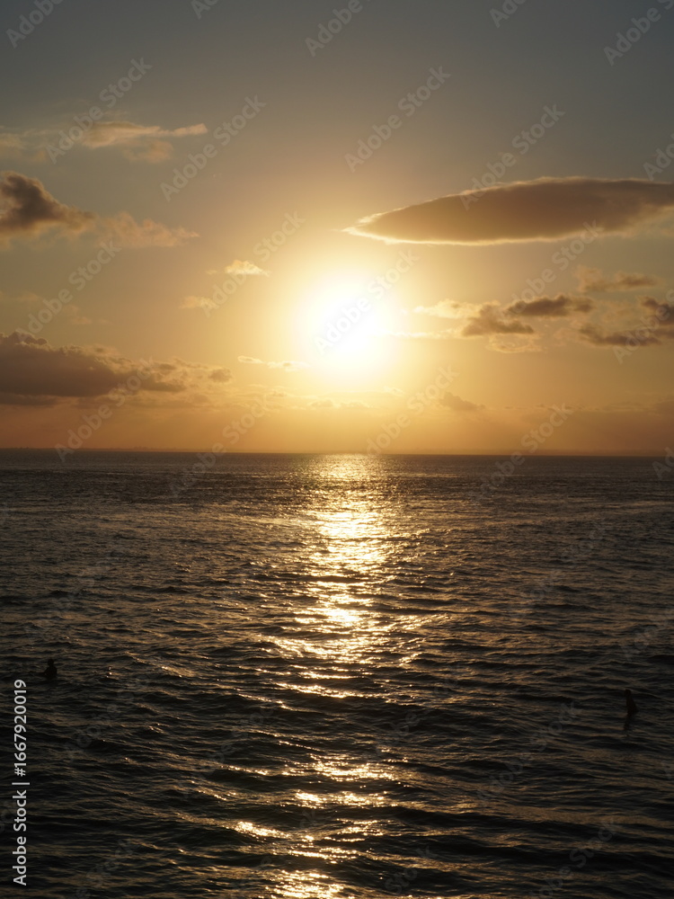 Fototapeta premium Bali Beach Waves in the Sunset