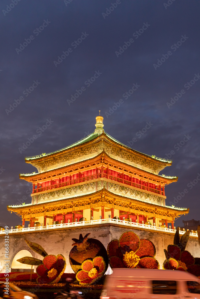 Fototapeta premium The Bell Tower ancient building in Xi 'an City, Shaanxi Province, China