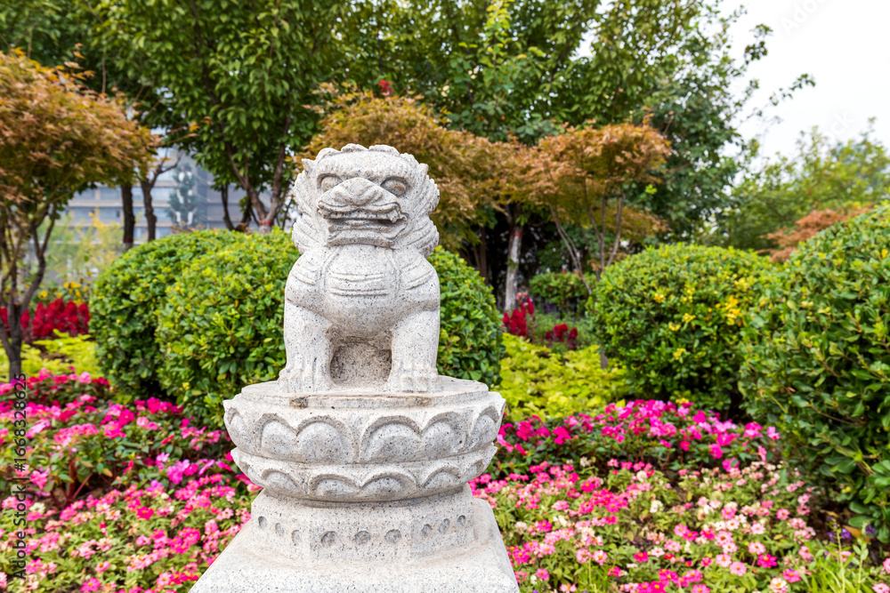 Obraz premium The stone lion sculptures in Xi 'an City Wall Park