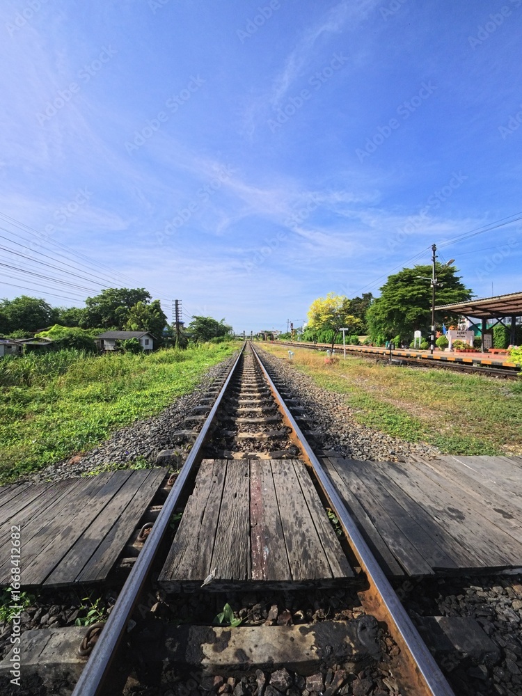 Fototapeta premium railroad tracks in the countryside