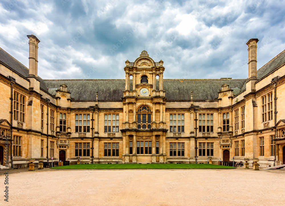 Fototapeta premium Entrance screen of Examination Schools on Merton street, Oxford, UK