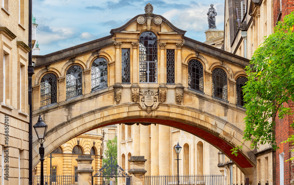 Obraz premium Bridge of Sighs (Hertford bridge) in centre of Oxford, UK