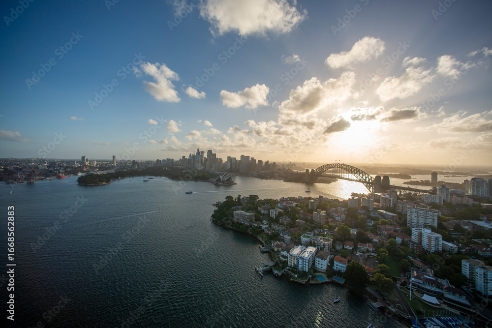 Obraz premium Aerial view of Sydney Harbour at sunset