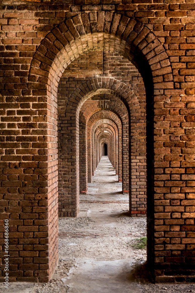 Obraz premium Fort Jefferson, the largest all brick structure in the western hemisphere And it's located in the Dry Tortugas National Park 70 miles from Key West Florida.