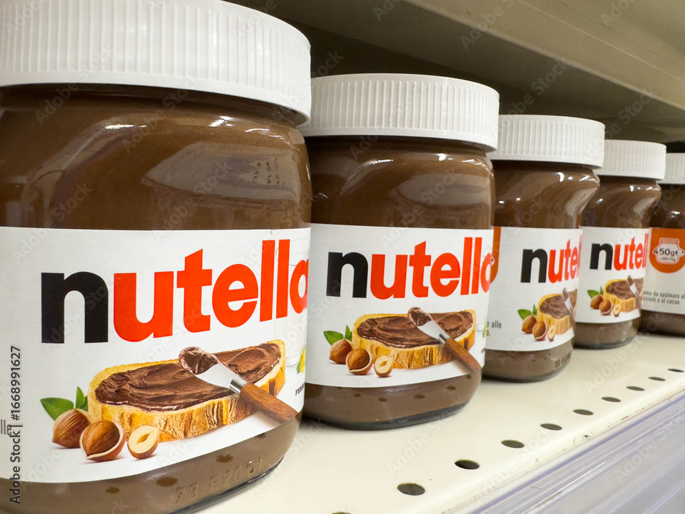 nutella jar contents picture