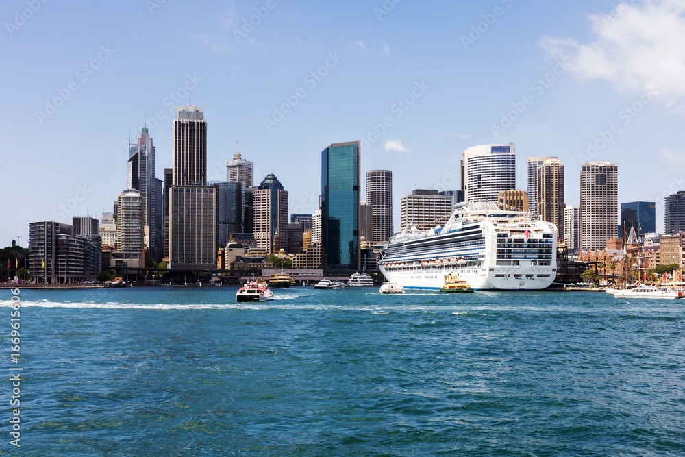 Obraz premium Cruise ship moored in Sydney Harbour by the Central Business District, New South Wales, Australia