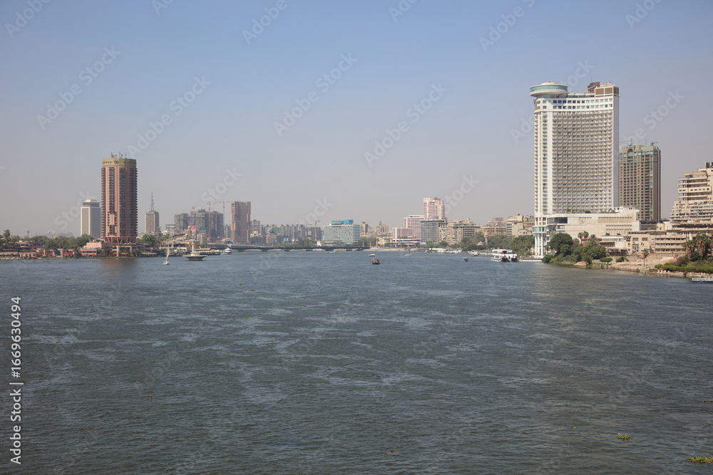 Fototapeta premium The Nile scene from University Bridge