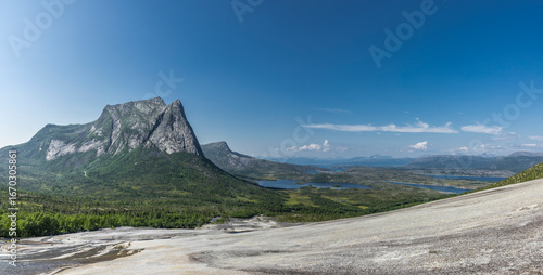 Granitplatte Verdensvaet bei Narvik in Nordland, Norwegen