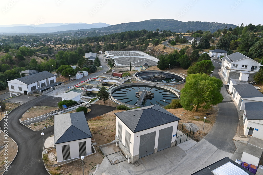 Obraz premium Canal de Isabel II water treatment plant in Navacerrada, Sierra de Guadarrama, Spain. August 25, 2025 The plant plays a key role in sustainable water management, purification, and supply the Madrid 