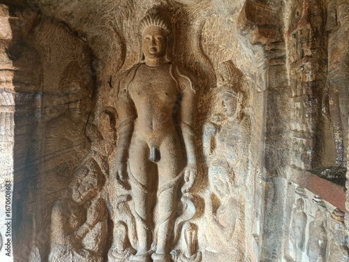 Tableau sur toile Ancient stone carvings depicting deities in a cave temple showcasing intricate a