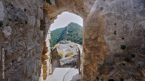 Visita al Conjunto Monumental de Portilla (Álava), Pais Vasco, España. Un espacio natural que nos permite entender el nacimiento y evolución de este monumento.