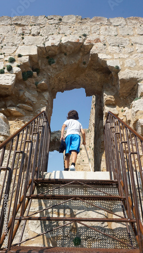 Visita al Conjunto Monumental de Portilla (Álava), Pais Vasco, España. Un espacio natural que nos permite entender el nacimiento y evolución de este monumento.