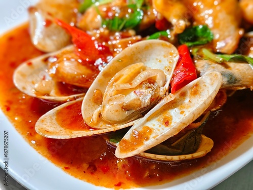 Fried clam in chili paste