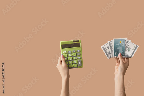 Woman with credit card, dol...