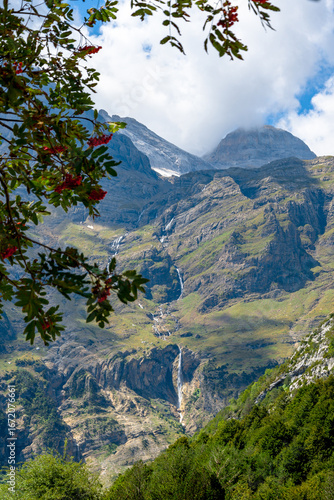 Cascada de Cinca, en el Valle de Pineta, en el Parque Nacional de Ordesa y Monte Perdido (Huesca, España)
