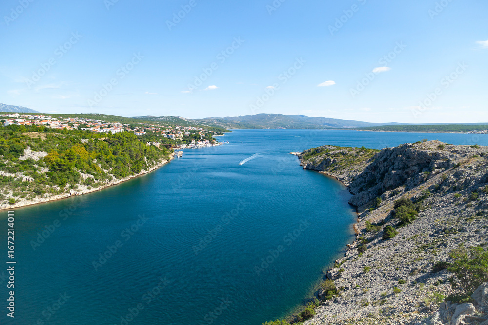 Fototapeta premium Coastal Scenery with Blue Water
