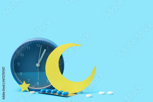 Alarm clock with sleeping p...