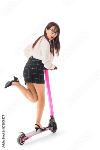 Young Asian businesswoman r...
